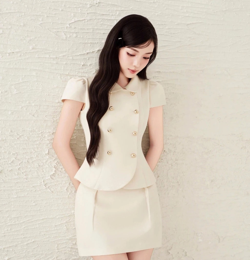áo cổ sen nữ tính hot trend cho mùa hè - 1 