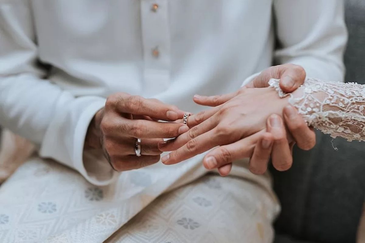 nhẫn kỷ niệm cưới và văn hóa bền chặt của gia đình Việt