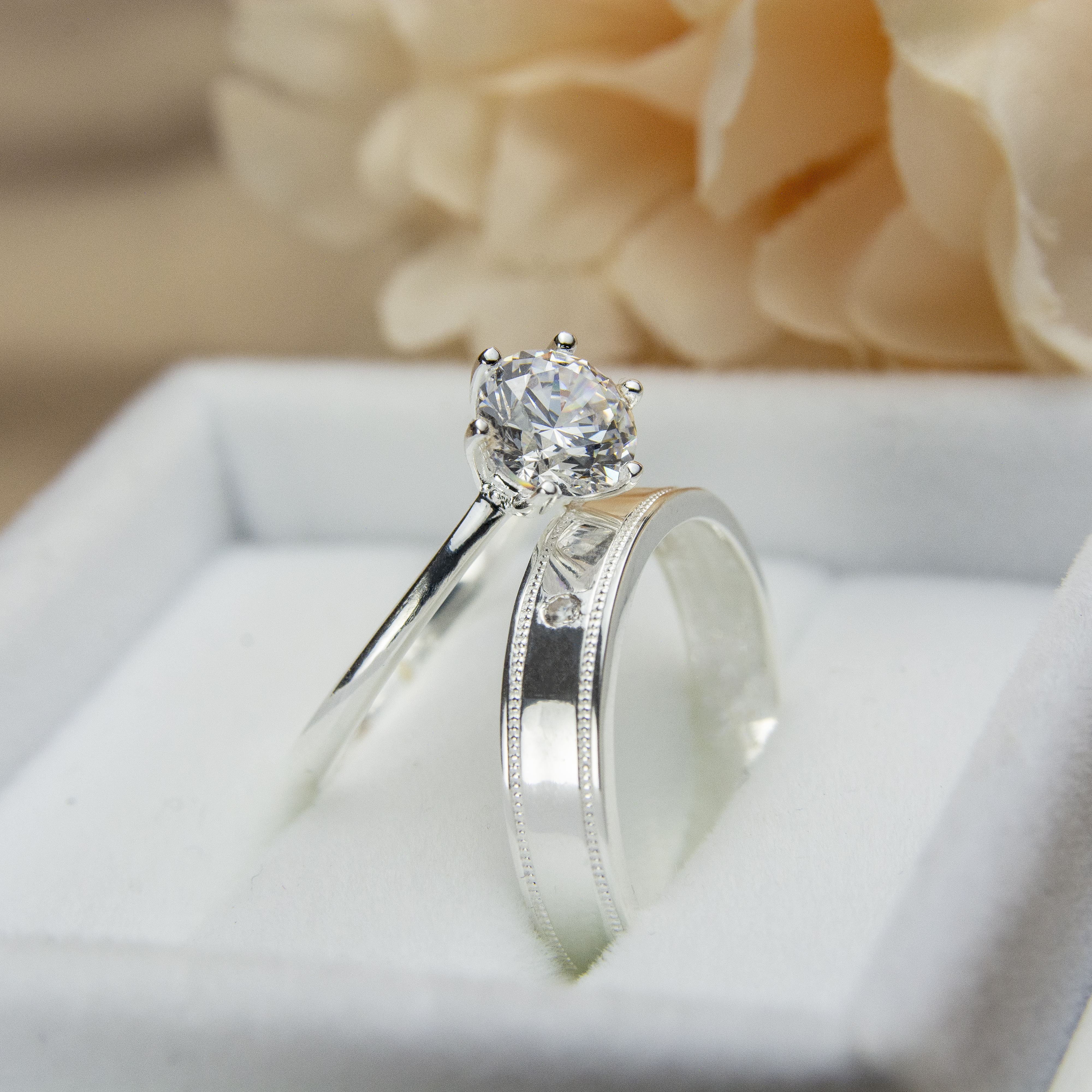 nhan_cuoi_bac_boc_platin_gan_moissanite