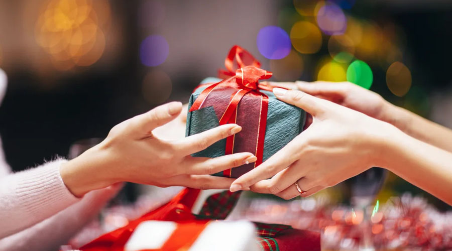 Vì Sao Phụ Nữ Cần Được Tặng Quà Trong Dịp Lễ Lớn?