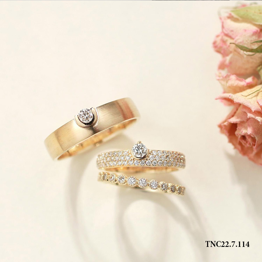 mẫu-nhẫn-cưới-vàng-18k-phong-cách-hoàng-gia
