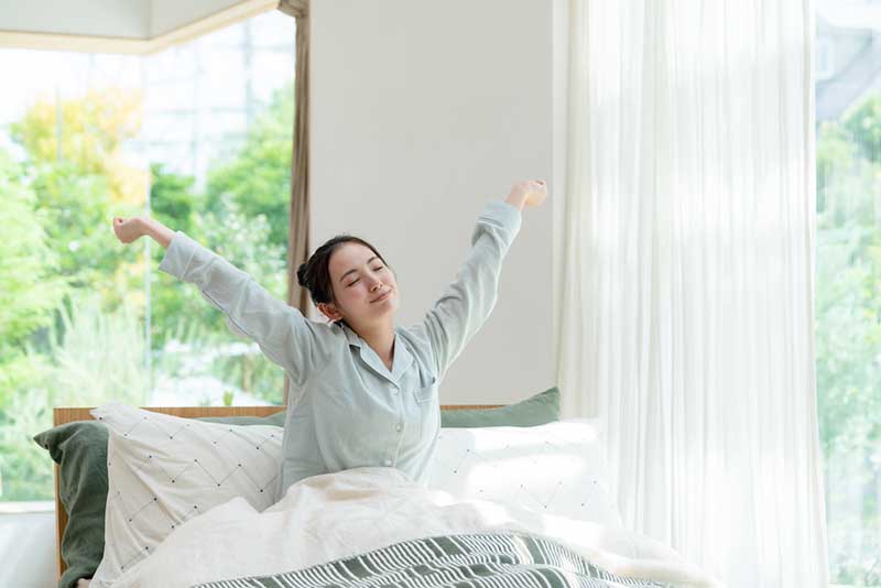 Ngủ đủ giấc và ngủ đúng giờ giúp bảo vệ da, làm chậm lão hóa