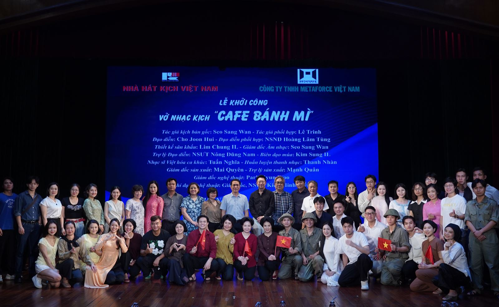 khoi-dung-chuong-trinh-nghe-thuat-chao-don-ky-niem-quoc-khanh