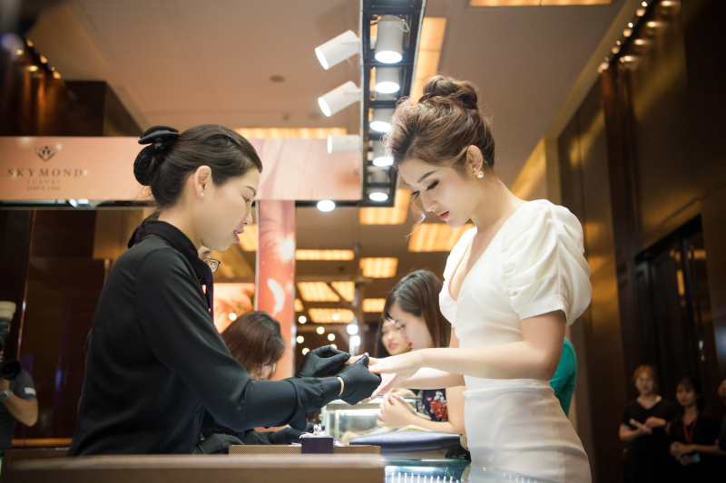 nhẫn cưới thiết kế skymond luxury